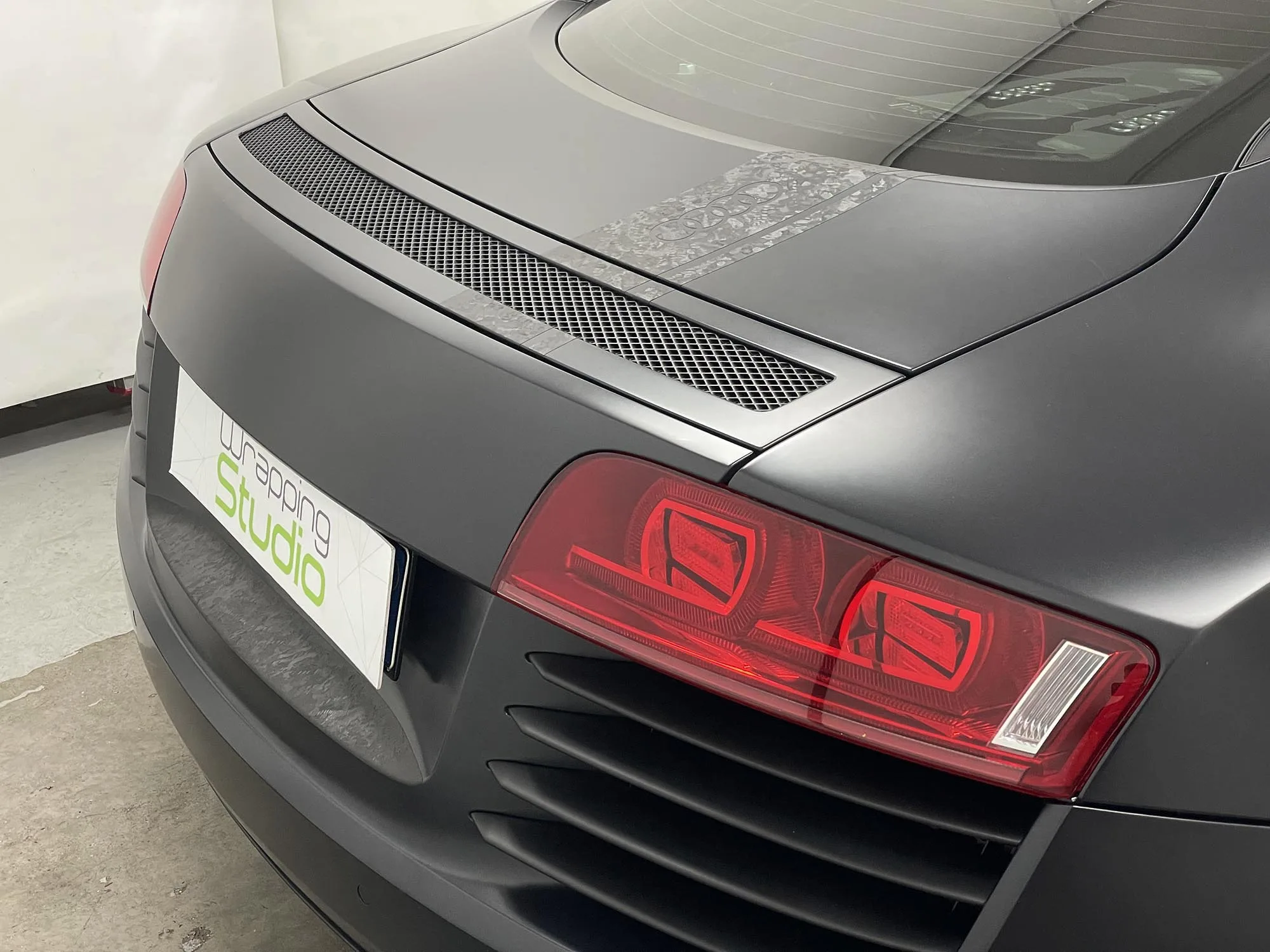 Audi R8 | Wrapping Carbon Forged
