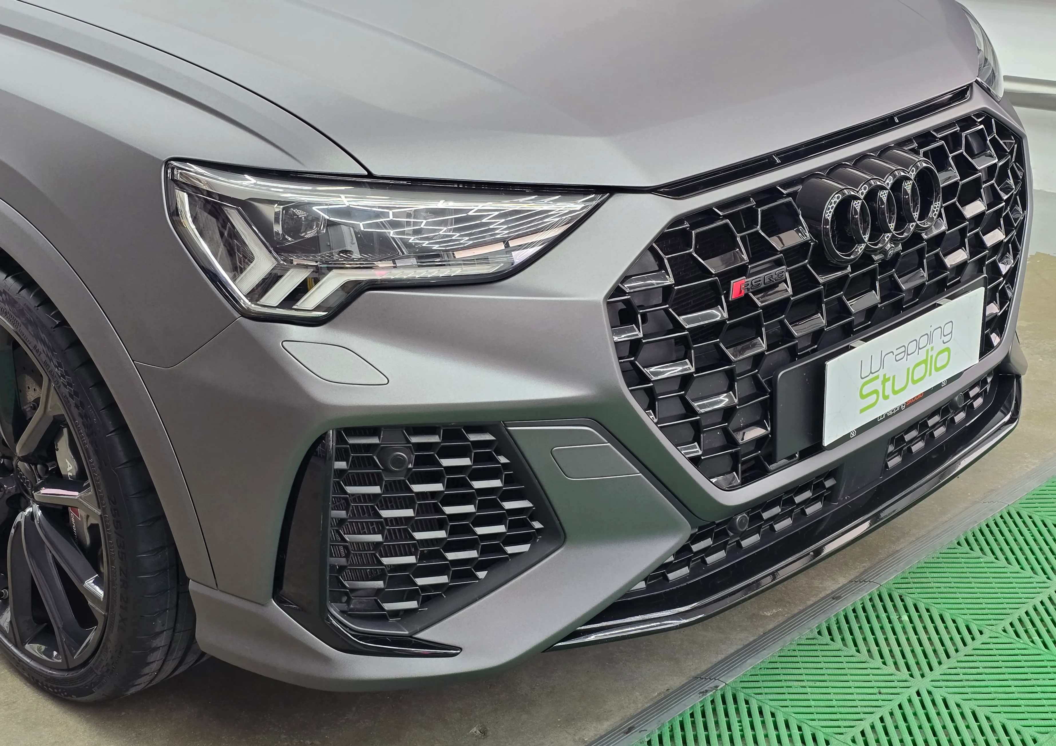 Audi RSQ3 | Wrapping Matte Dark Grey