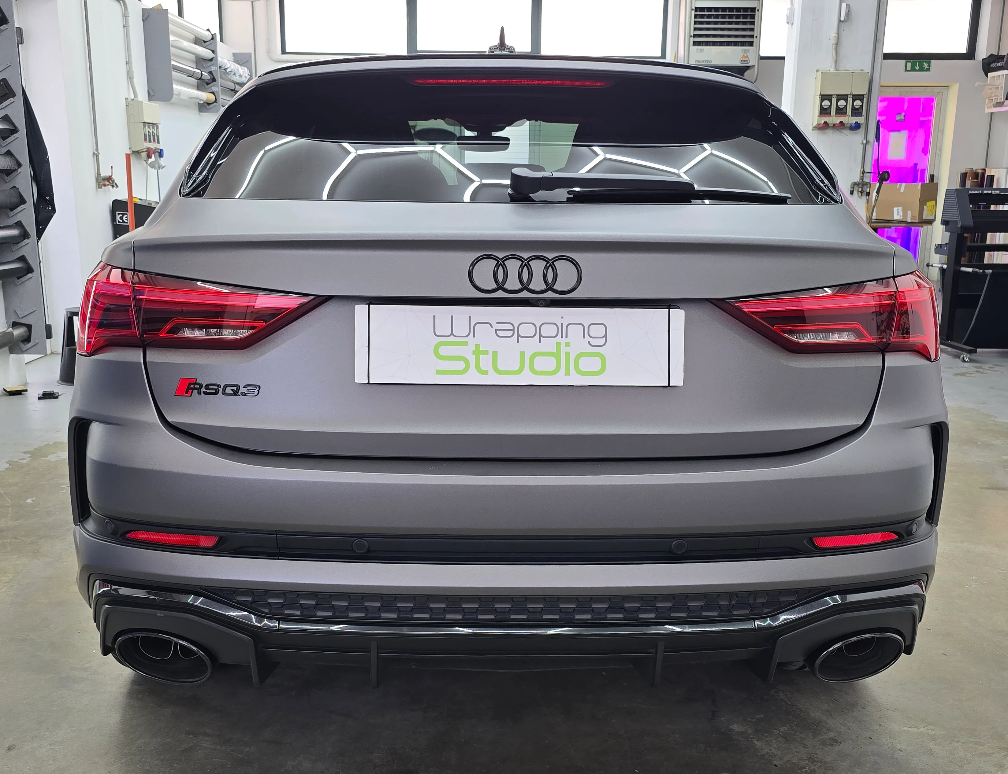 Audi RSQ3 | Wrapping Matte Dark Grey