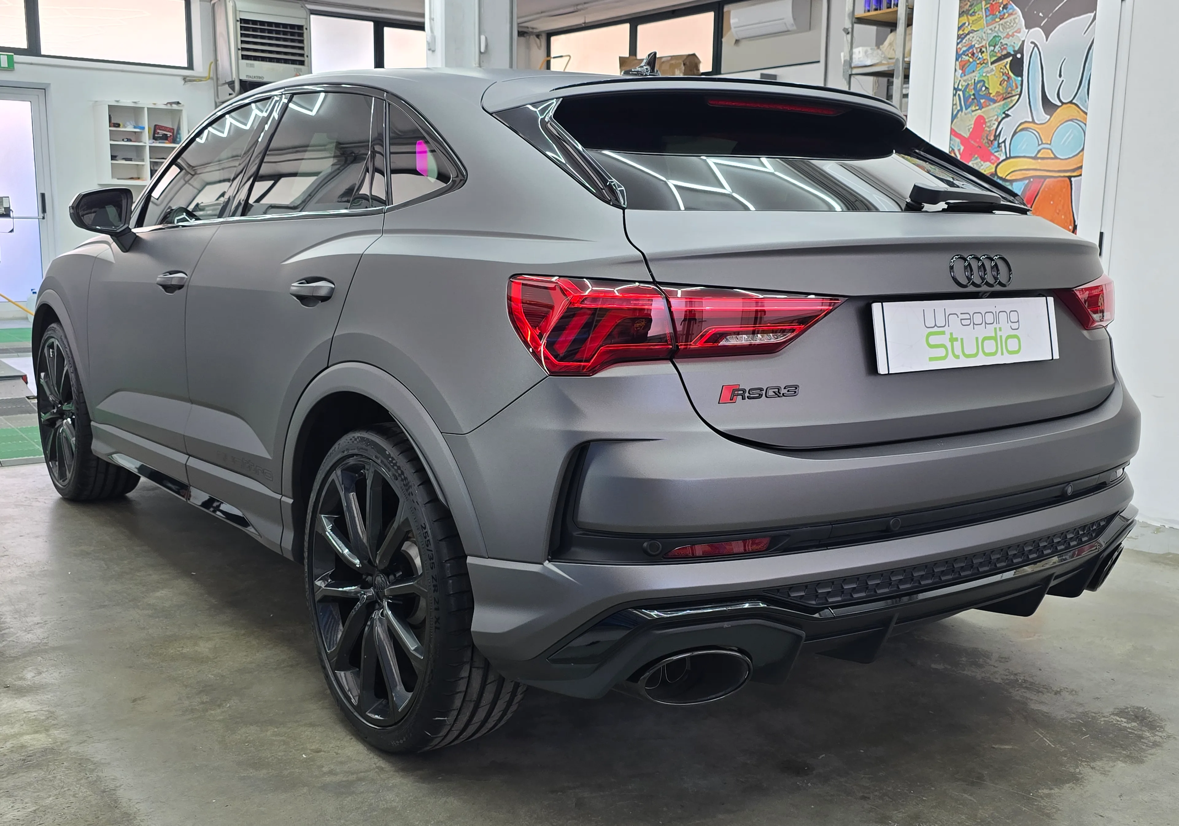 Audi RSQ3 | Wrapping Matte Dark Grey