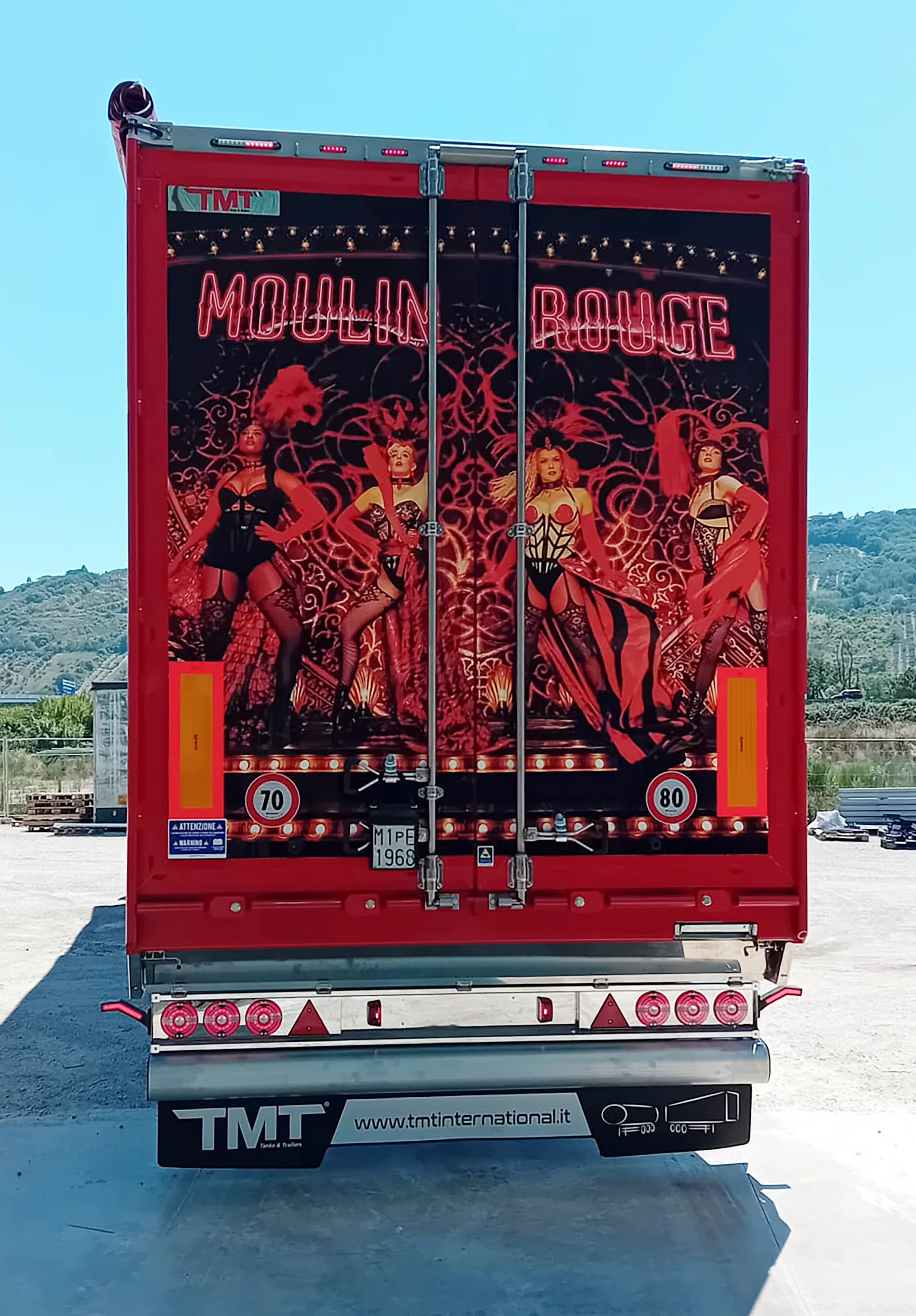 Autotrasporti Perrotti - Moulin Rouge