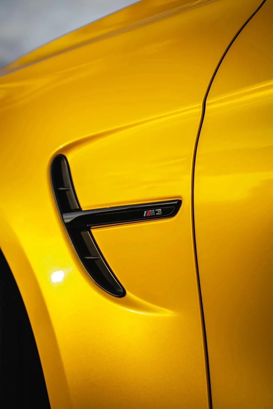 BMW M3 | Wrapping Dandelion Yellow | Super Gloss Film