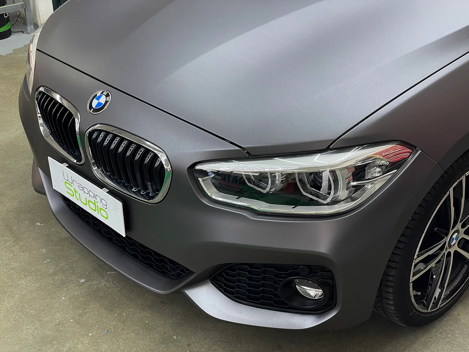 Bmw Serie 1 | Wrapping Matte Dark Gray
