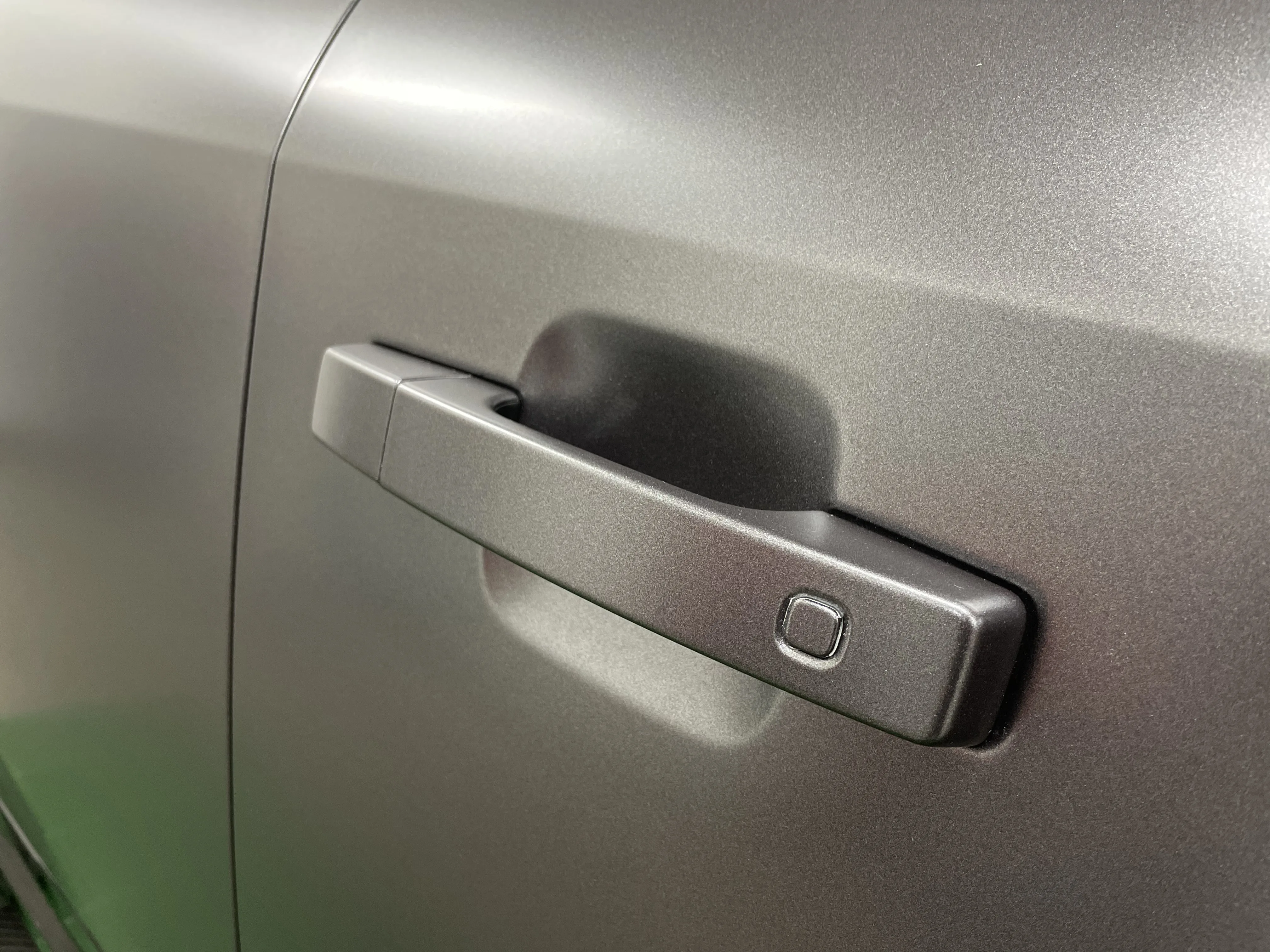 Land Rover Defender | Matte Dark Gray