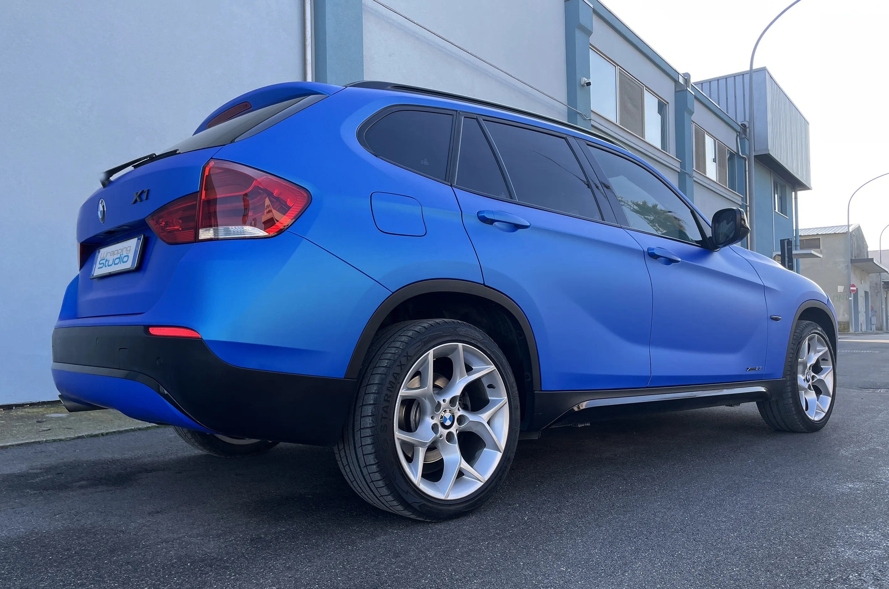 Bmw X1 | Car Wrapping Ghost Metallic Azure Blue