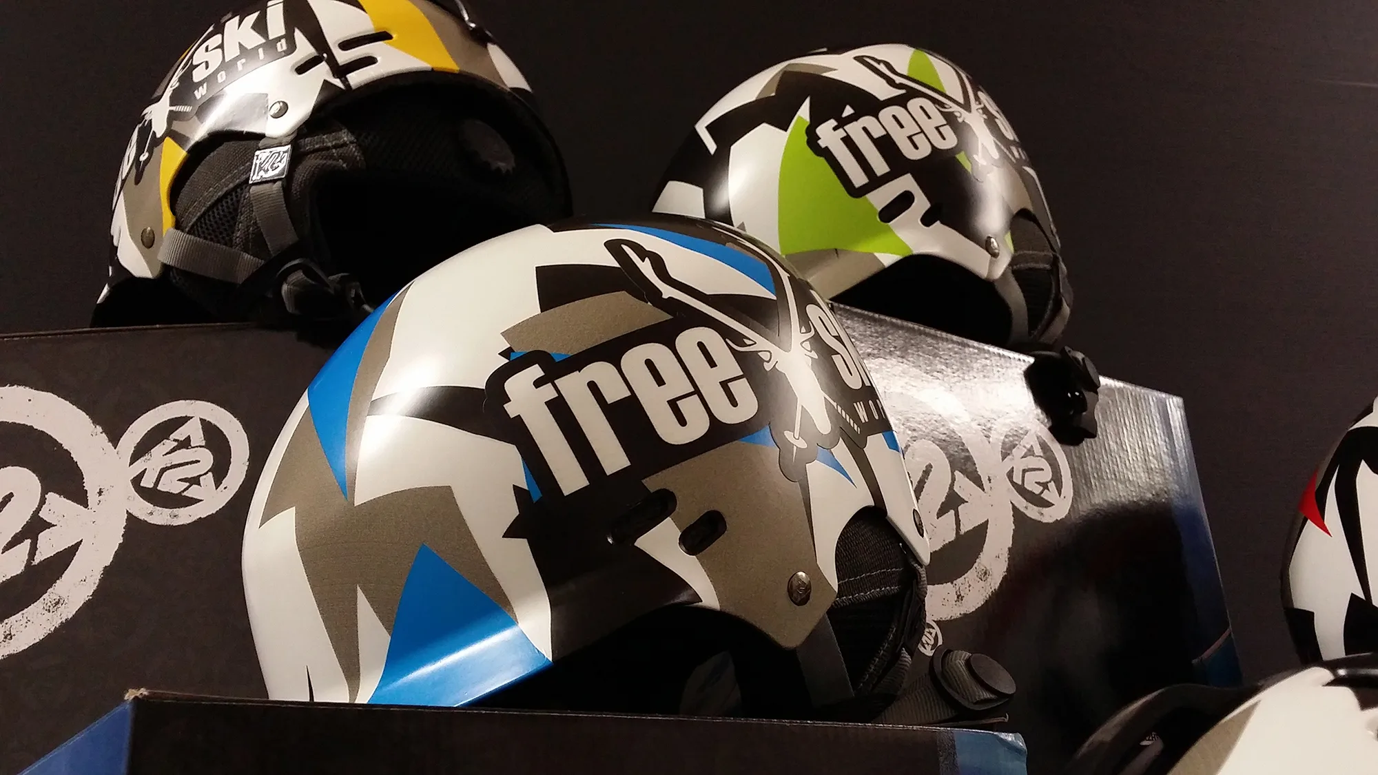Elmetto Freeski world- Wrapping Mimetico