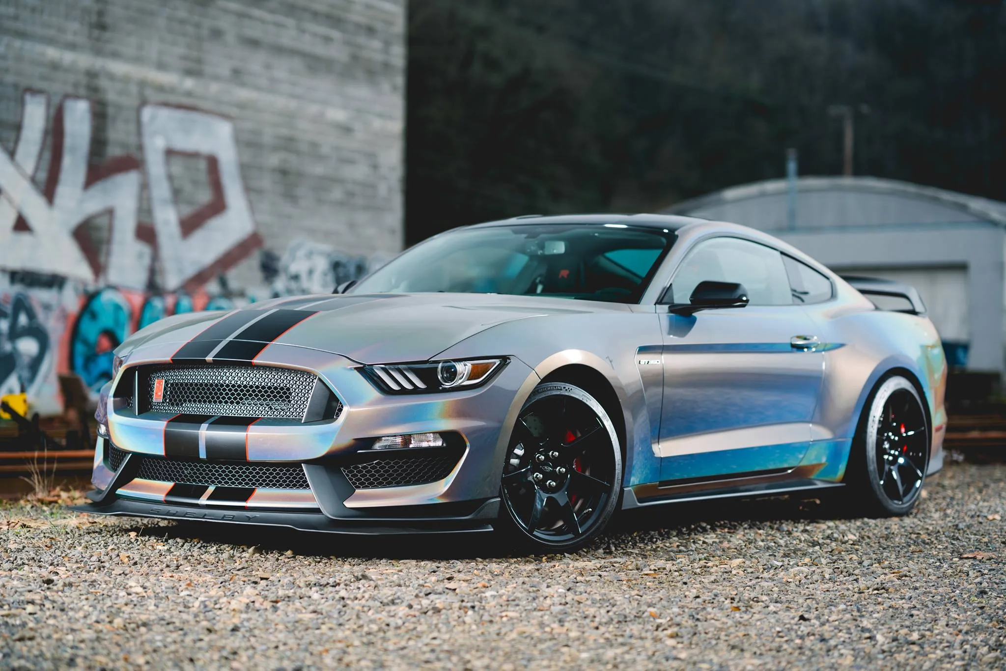 Ford Mustang - Car wrapping Gloss Psychedelic GP281 3M