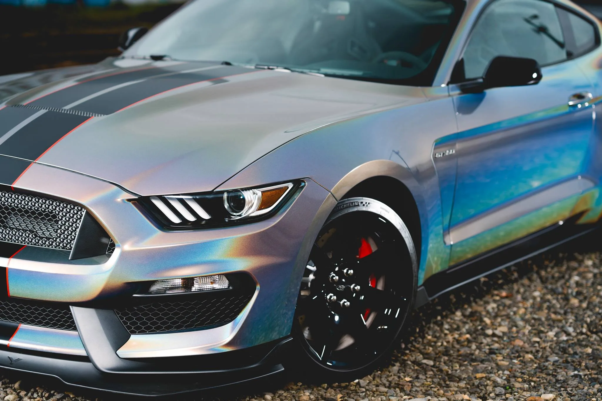 Ford Mustang - Car wrapping Gloss Psychedelic GP281 3M