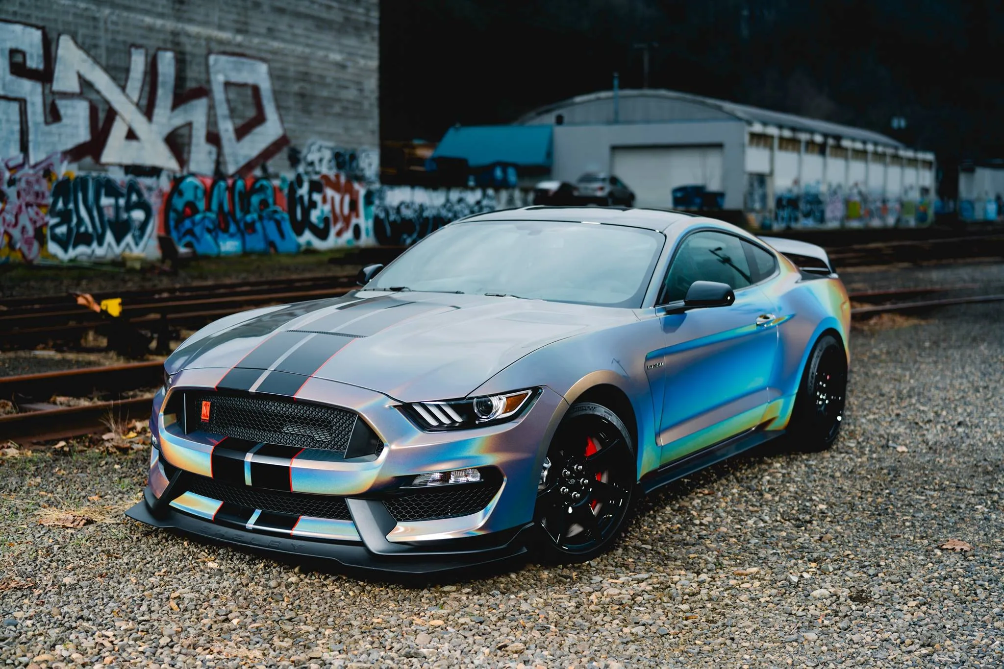 Ford Mustang - Car wrapping Gloss Psychedelic GP281 3M