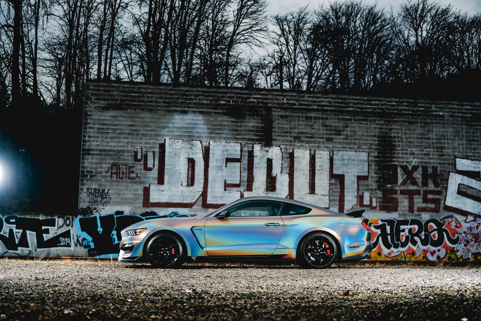 Ford Mustang - Car wrapping Gloss Psychedelic GP281 3M