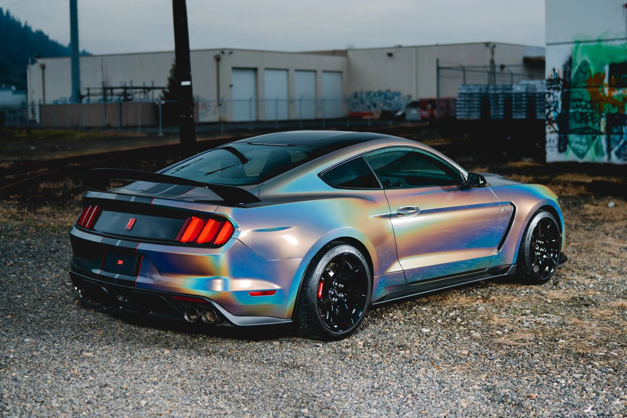 Ford Mustang - Car wrapping Gloss Psychedelic GP281 3M