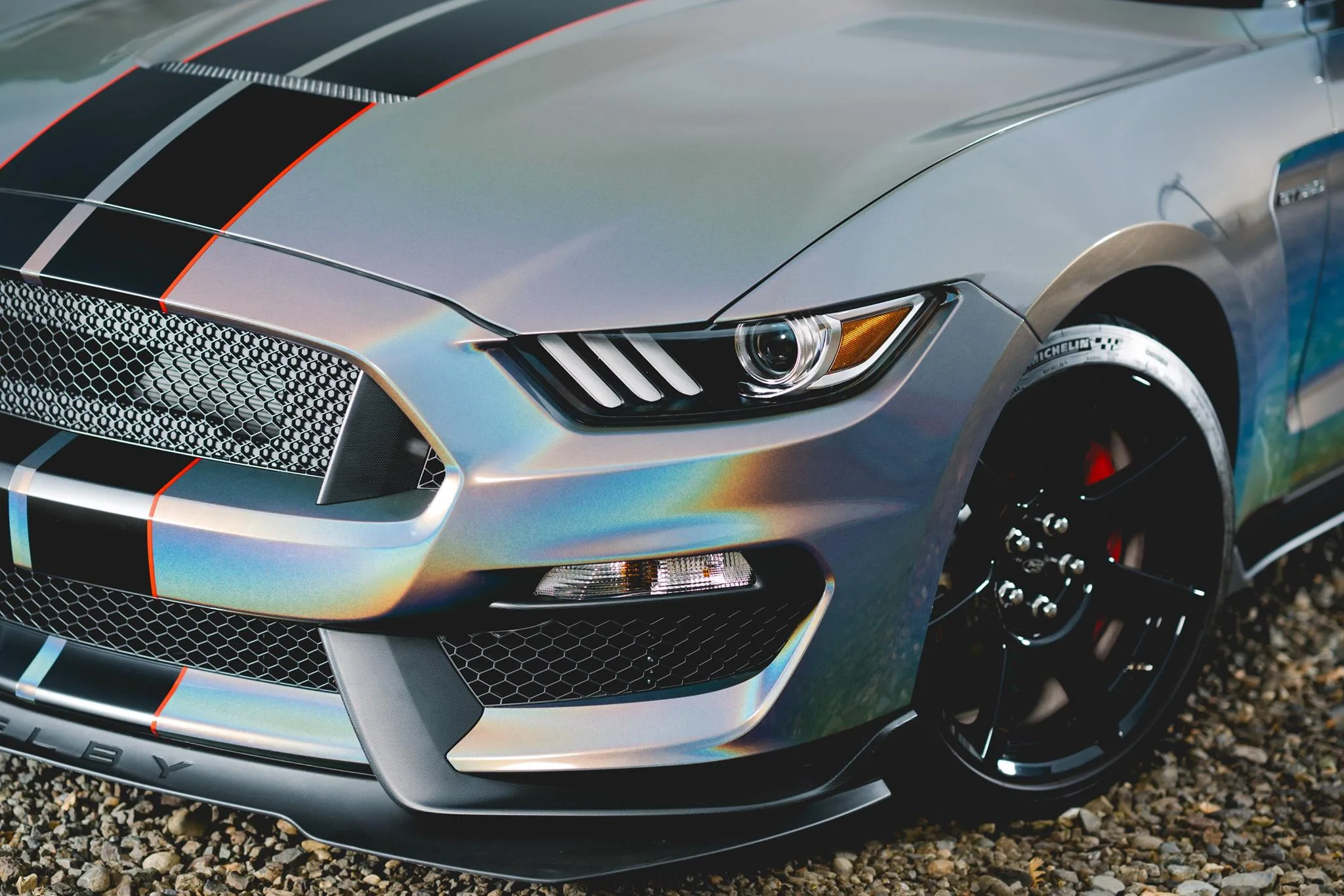Ford Mustang - Car wrapping Gloss Psychedelic GP281 3M