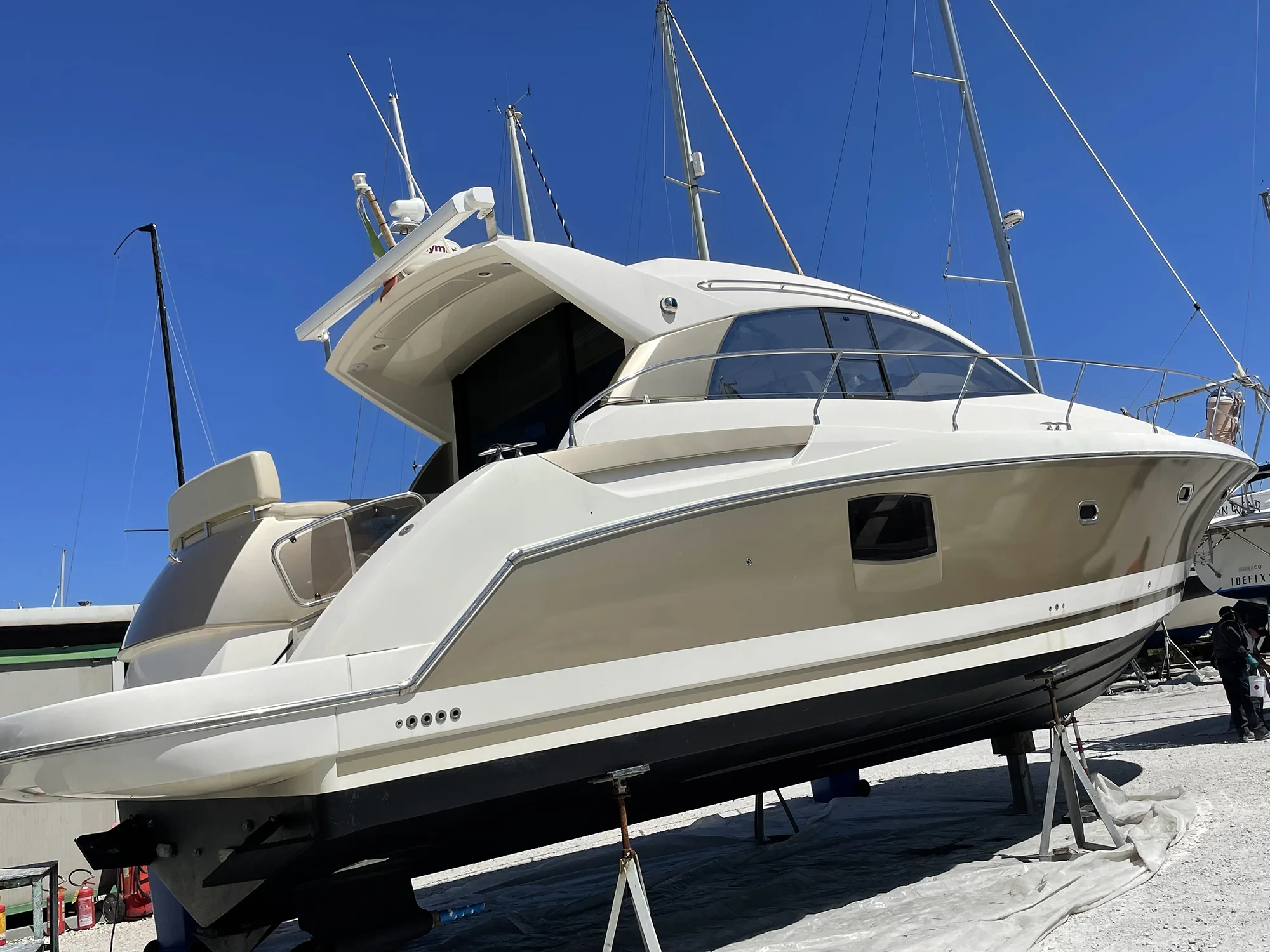 Jeanneau Prestige 42 S | Boat Wrapping