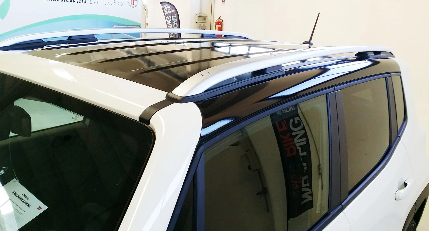 Jeep Renegade  -Wrapping Tettino Nero Lucido