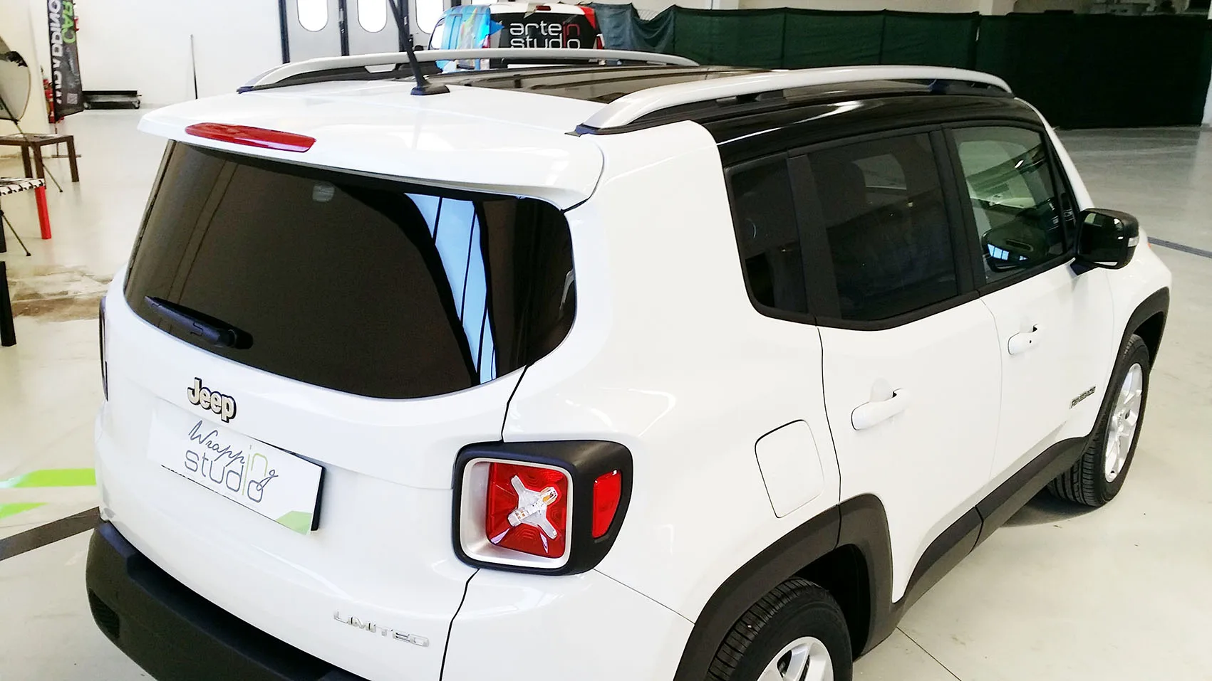 Jeep Renegade  -Wrapping Tettino Nero Lucido