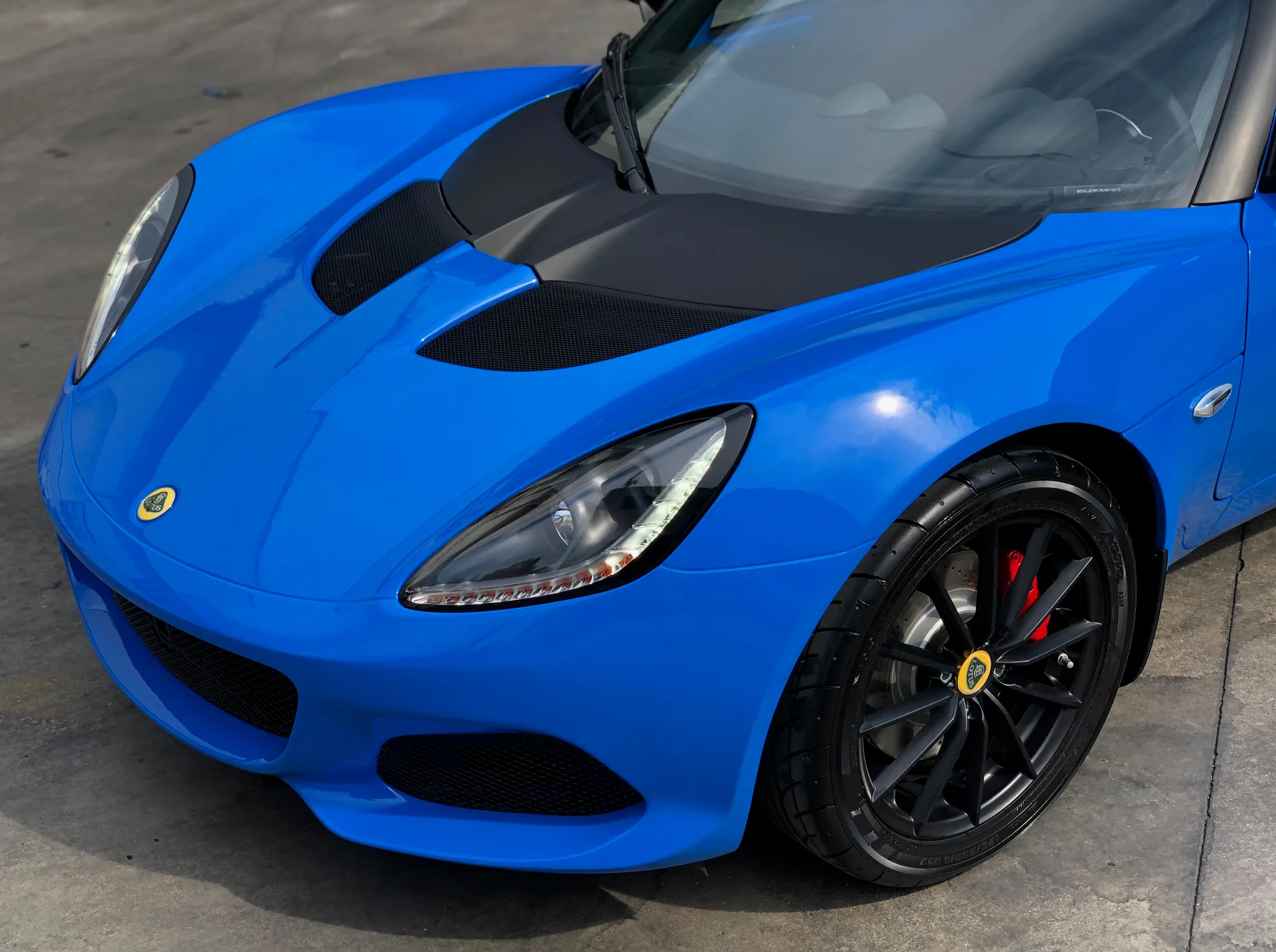 Lotus Elise 220 Sport - Car Detailing