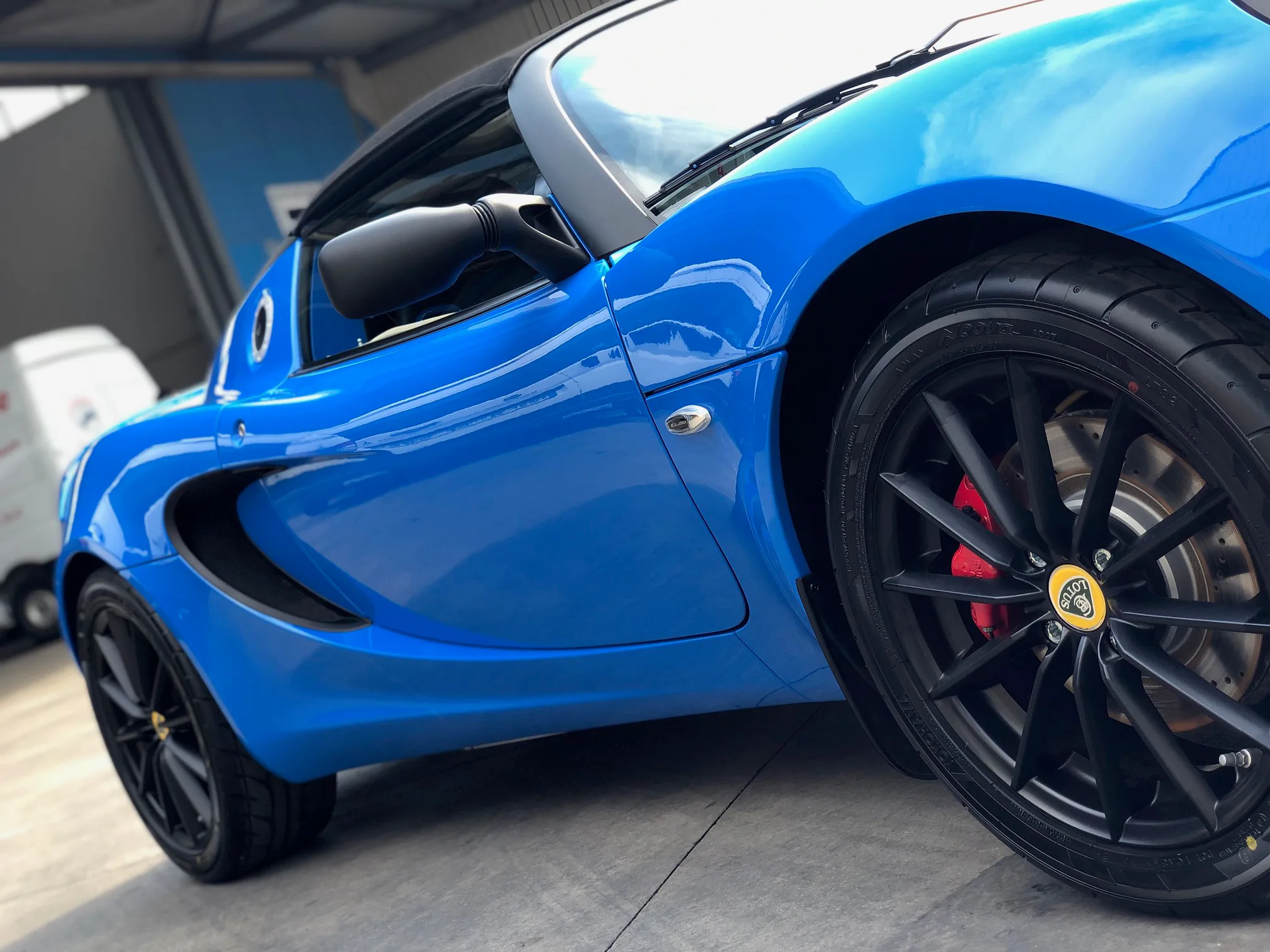 Lotus Elise 220 Sport - Car Detailing