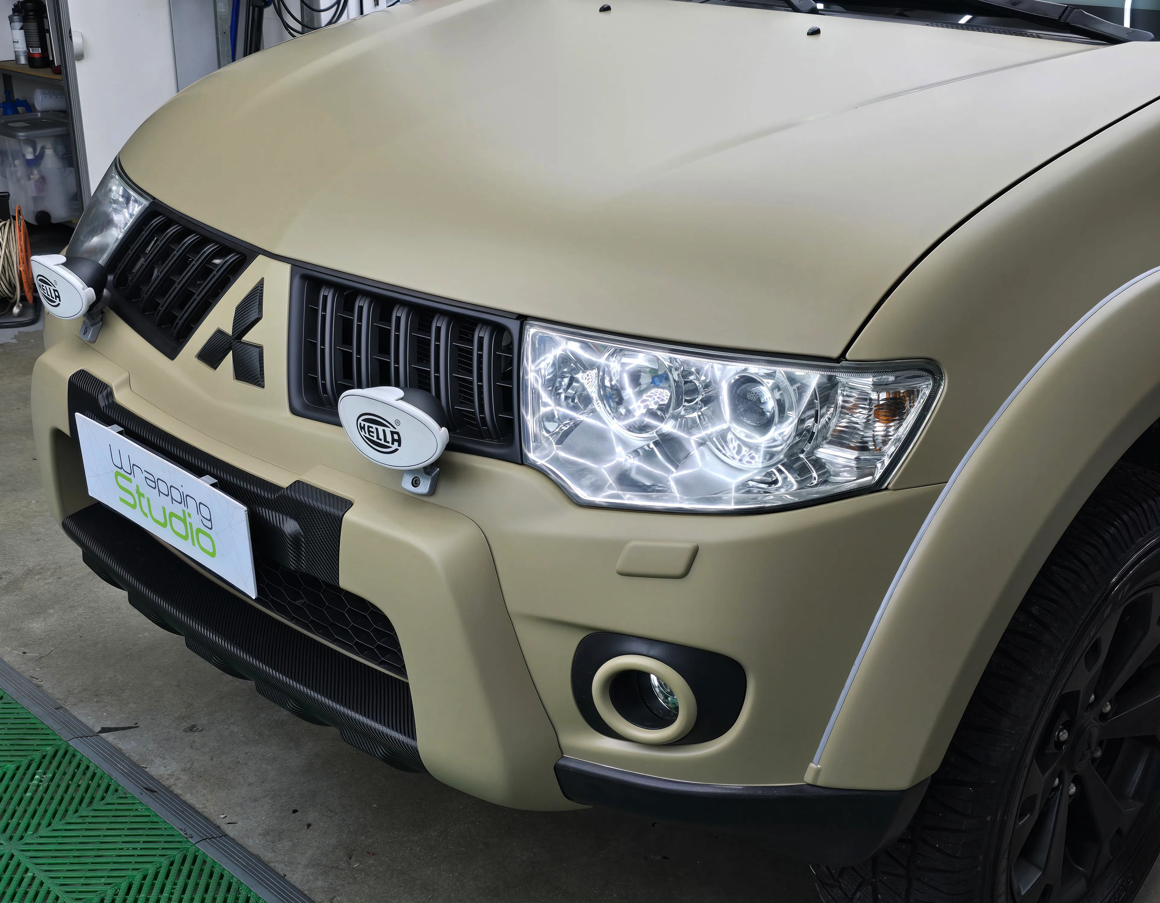 Mitsubishi L200 | Car Wrapping Satin Sandstorm