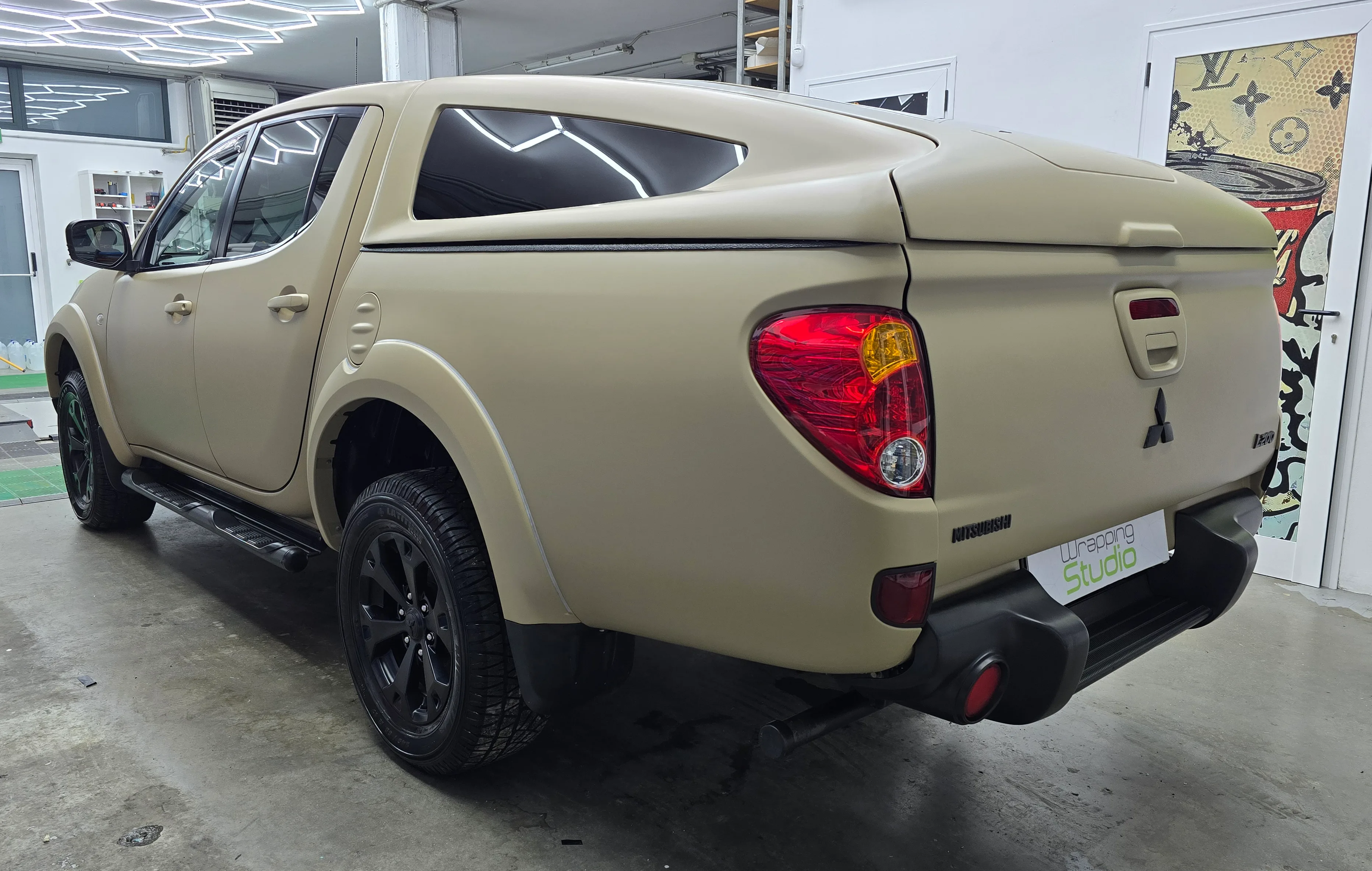 Mitsubishi L200 | Car Wrapping Satin Sandstorm