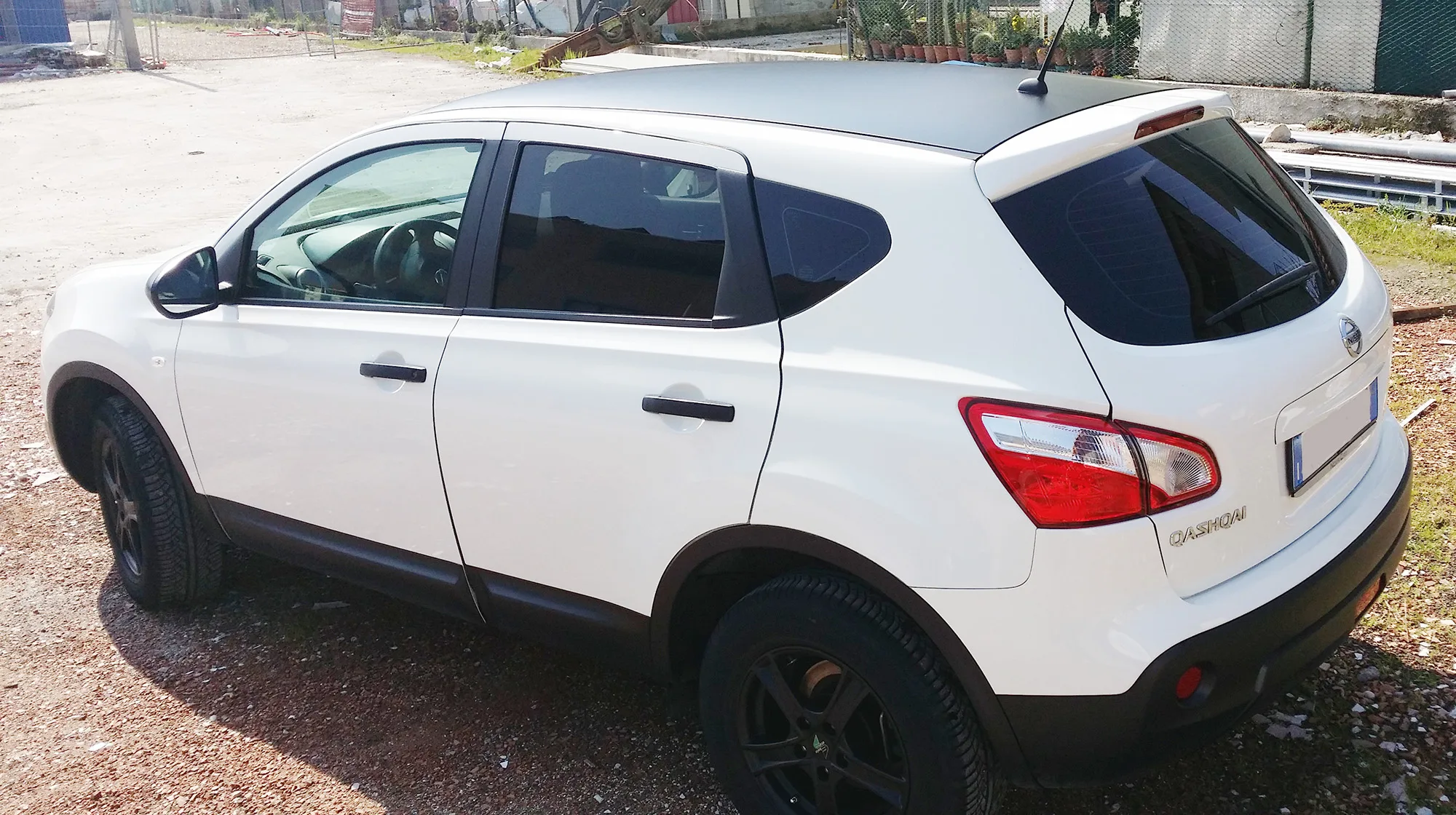 Nissan Qashqai - Oscuramento Vetri -Wrapping Tettino Nero Opaco