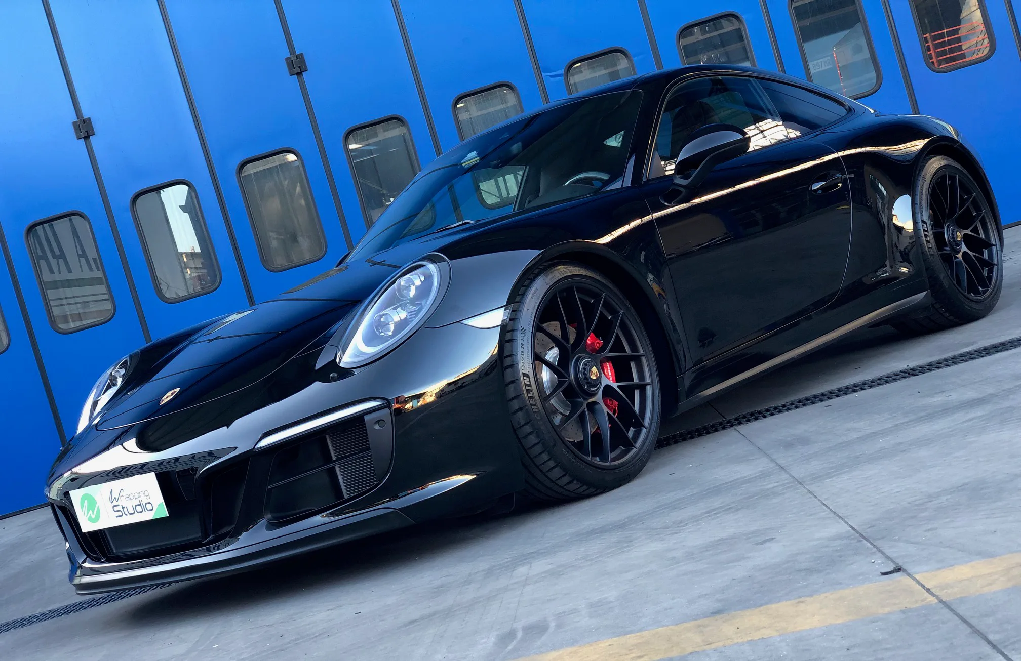 Porsche Carrera 4 GTS - Car Detailing