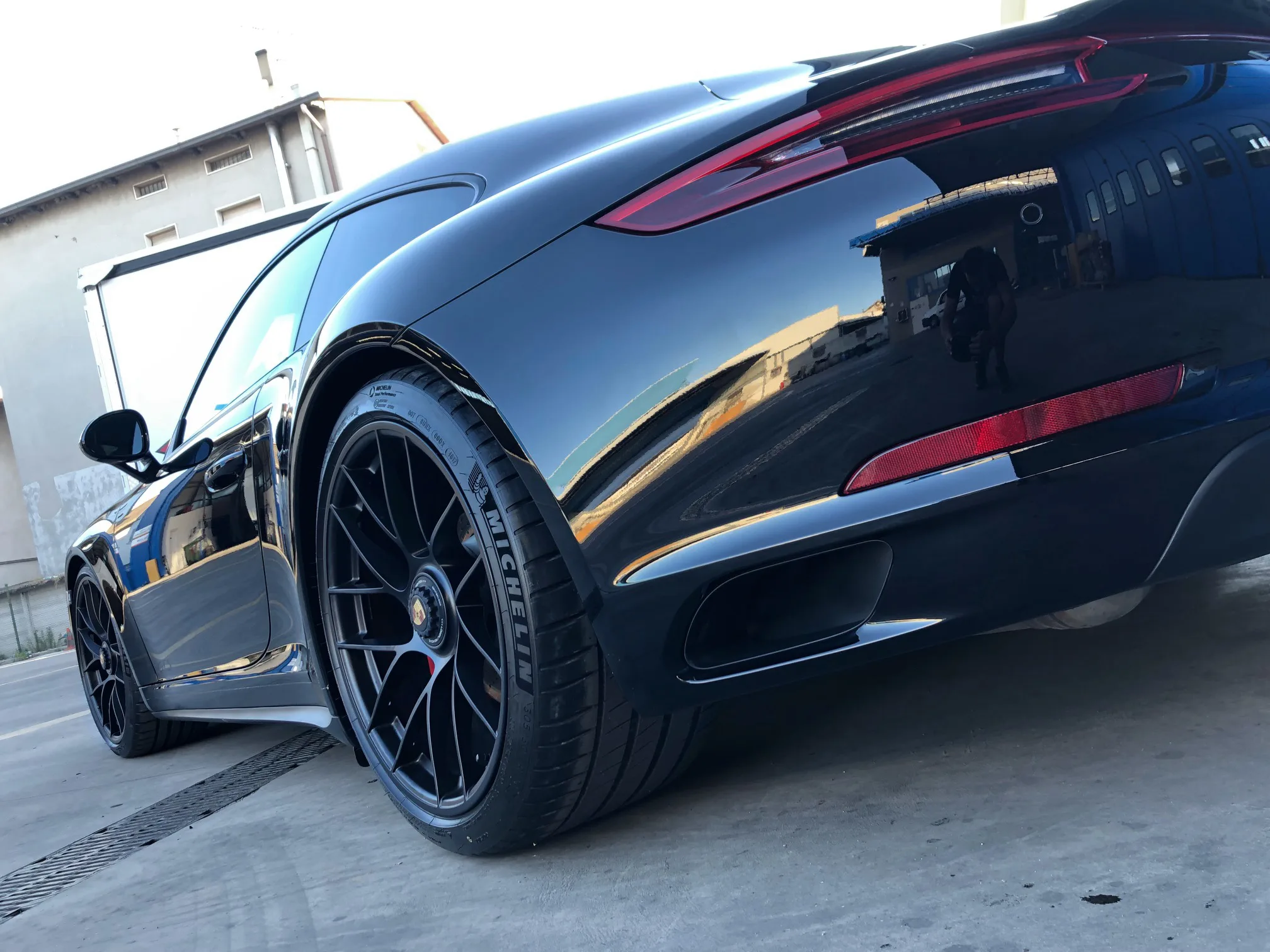 Porsche Carrera 4 GTS - Car Detailing