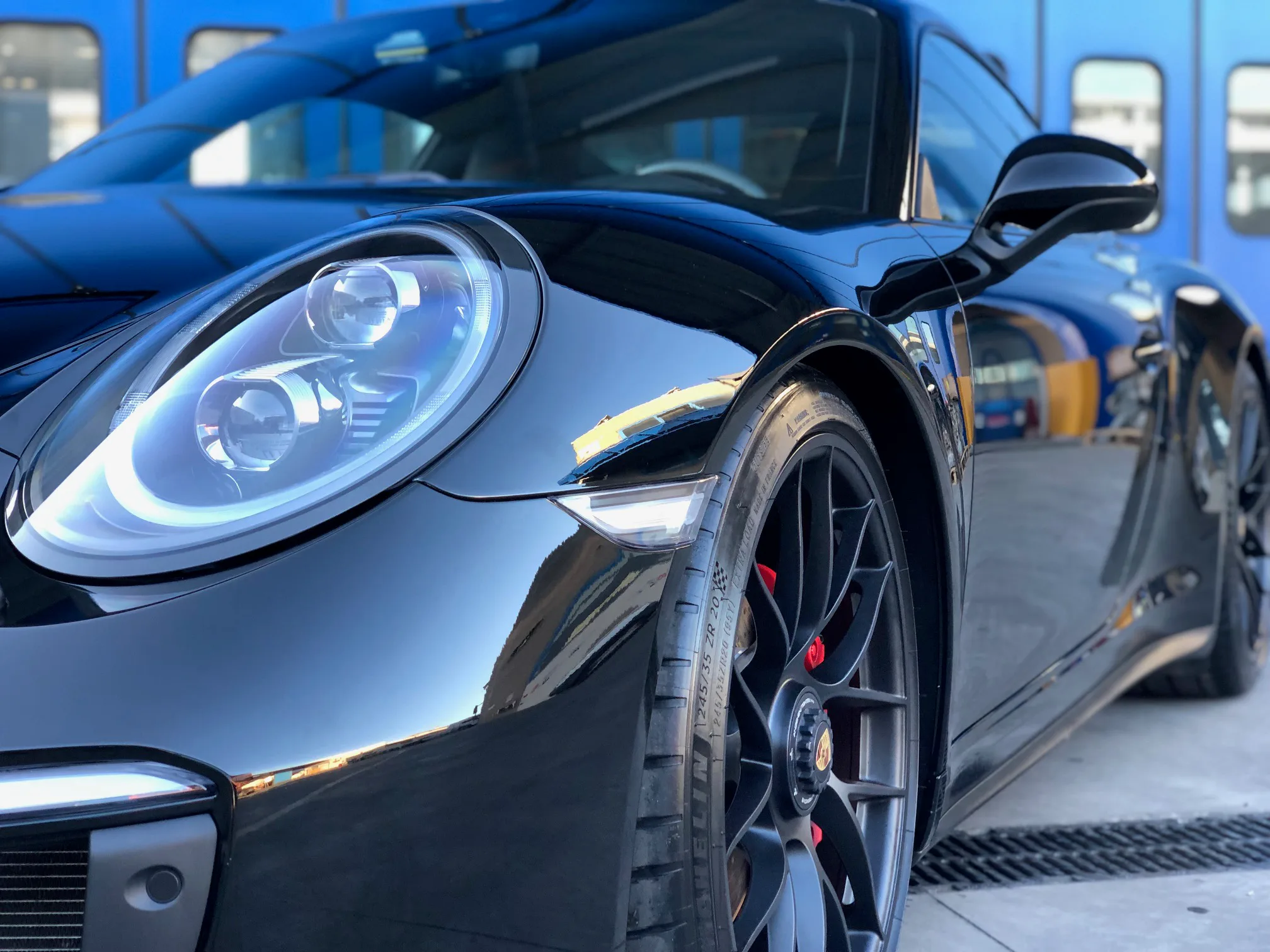 Porsche Carrera 4 GTS - Car Detailing