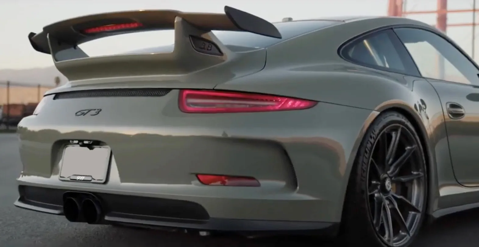 Porsche GT3 | Wrapping Khaki Green | Super Gloss Film