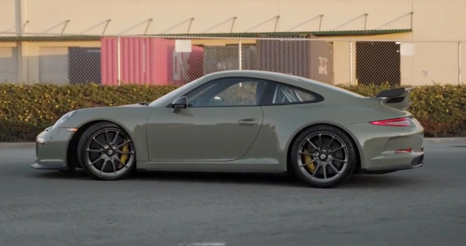 Porsche GT3 | Wrapping Khaki Green | Super Gloss Film