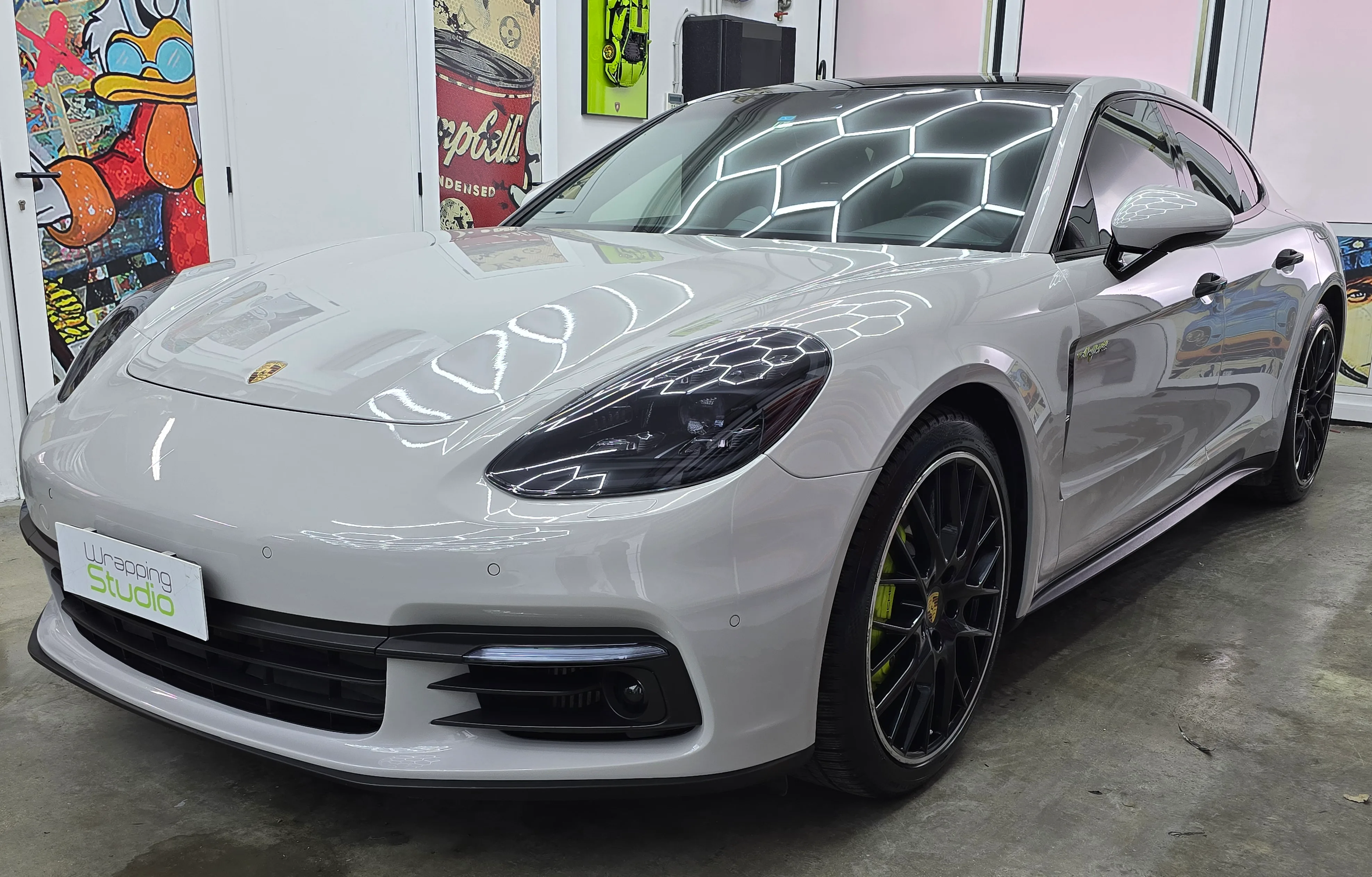 Porsche Panamera 4 | Wrapping High Gloss Storm Gray