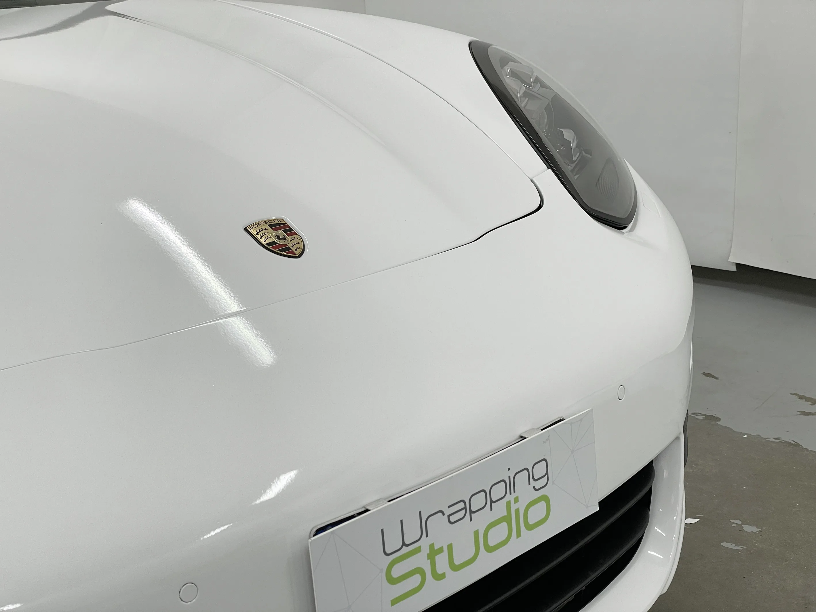 Porsche Panamera  | Wrapping White Gloss