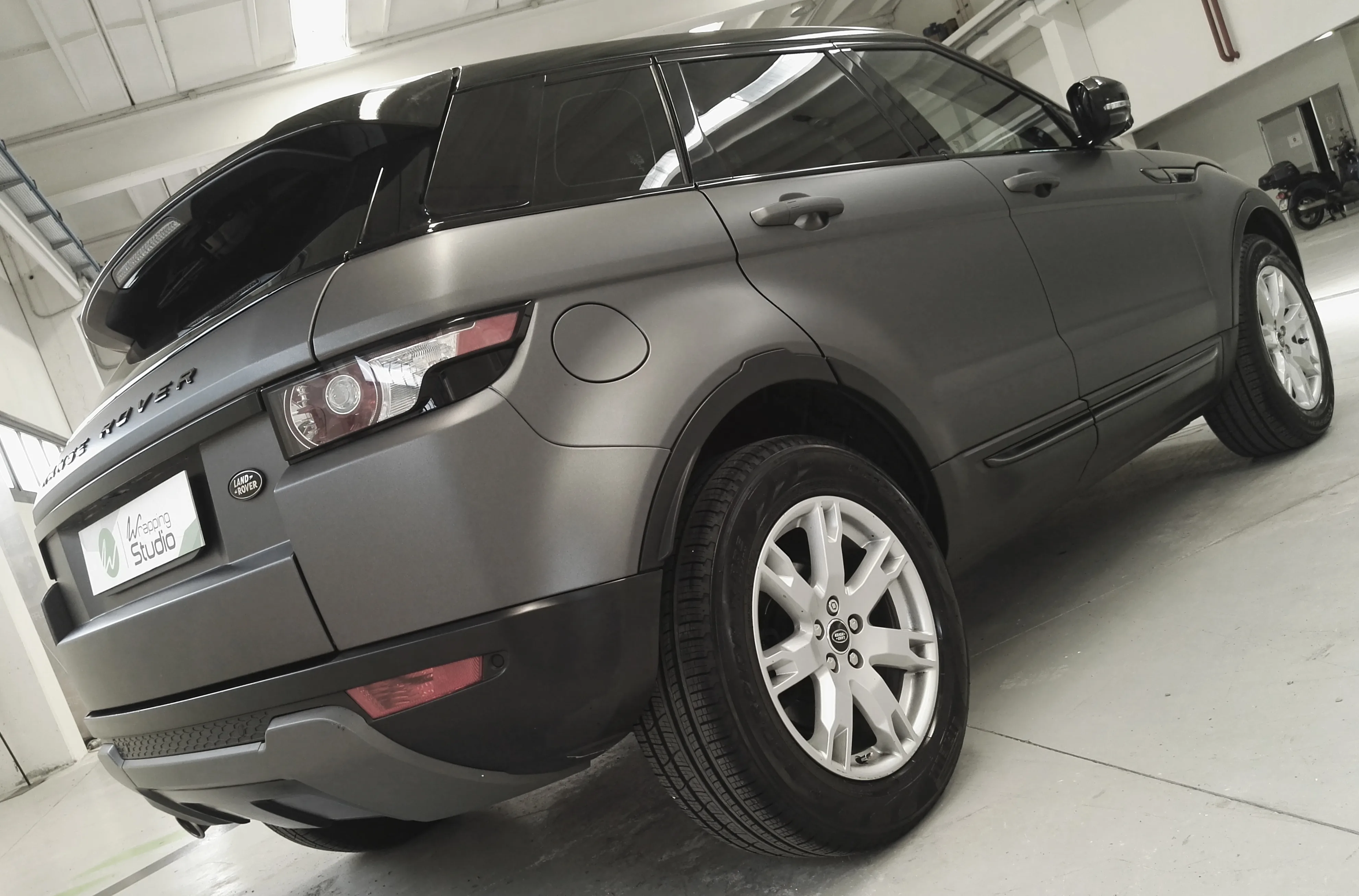 Range rover Evoque - Wrapping Auto "Antracite Metallizzato Opaco"