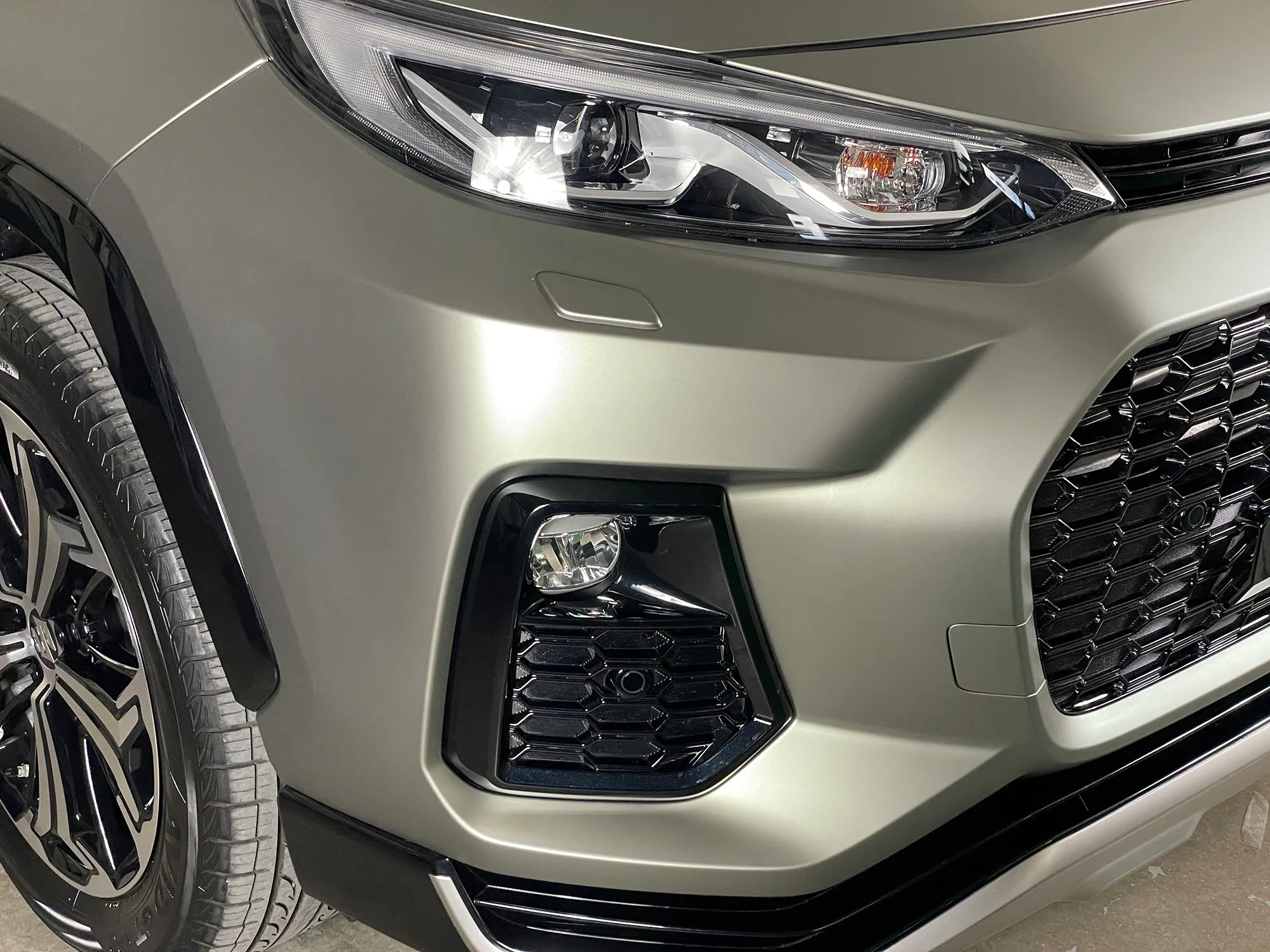 Suzuki Across | Wrapping Ghost Khaki