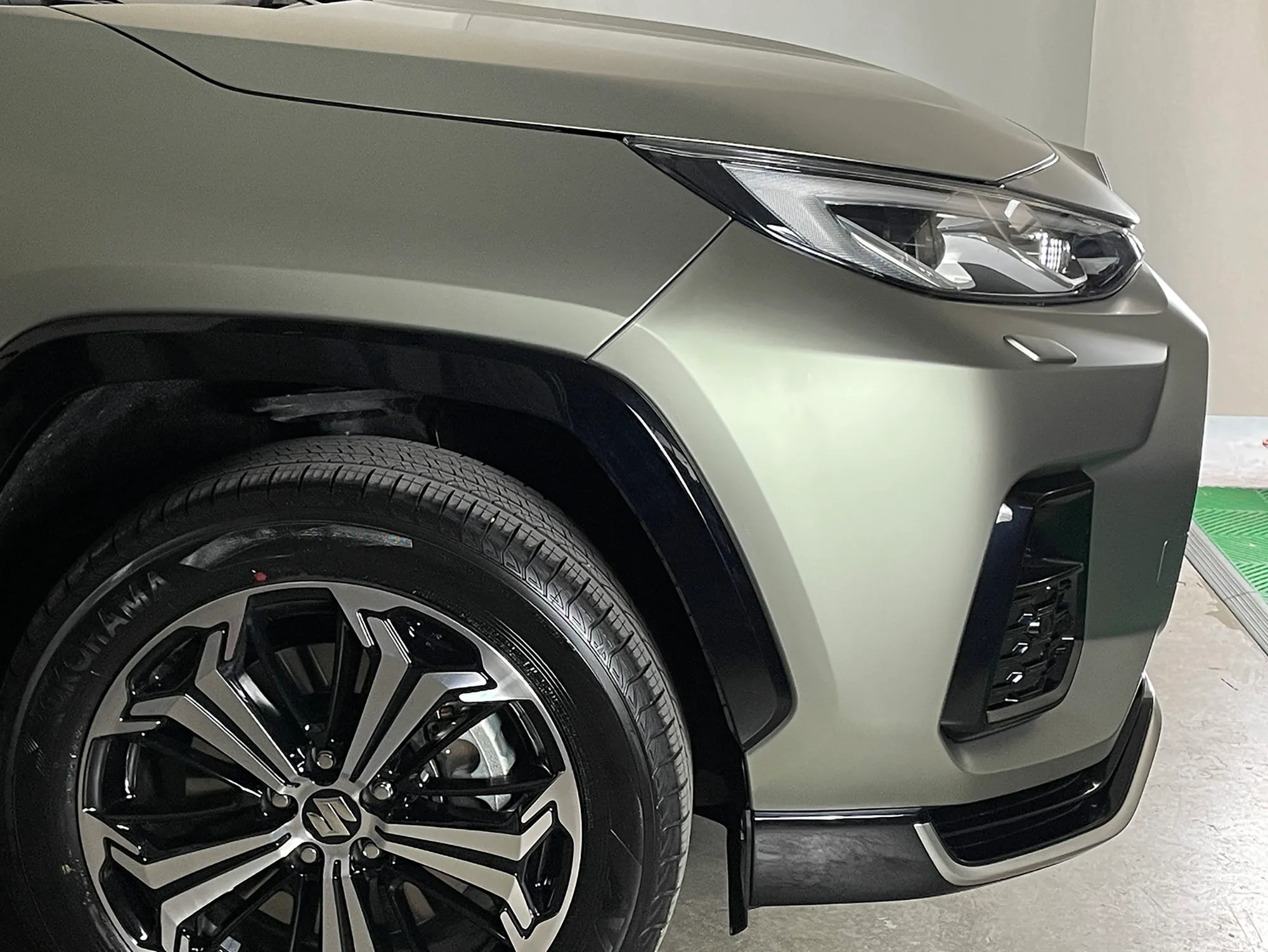 Suzuki Across | Wrapping Ghost Khaki