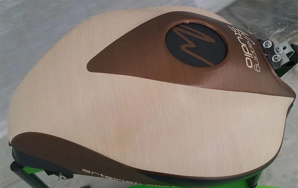 Suzuki - Wrapping 3M DI-NOC Fine Wood & Metallic Hairline