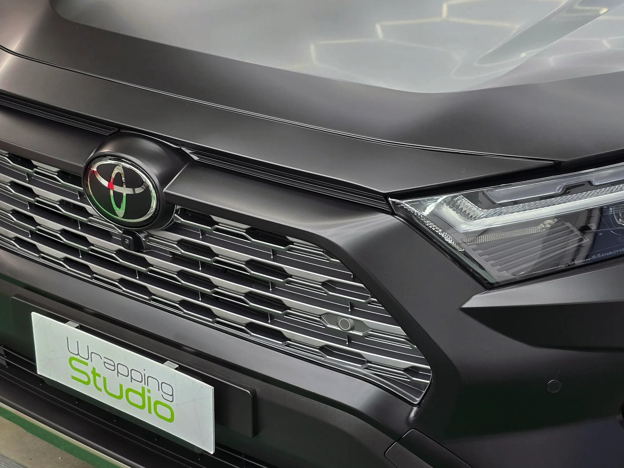 Toyota Rav 4 | Car Wrapping Satin Black