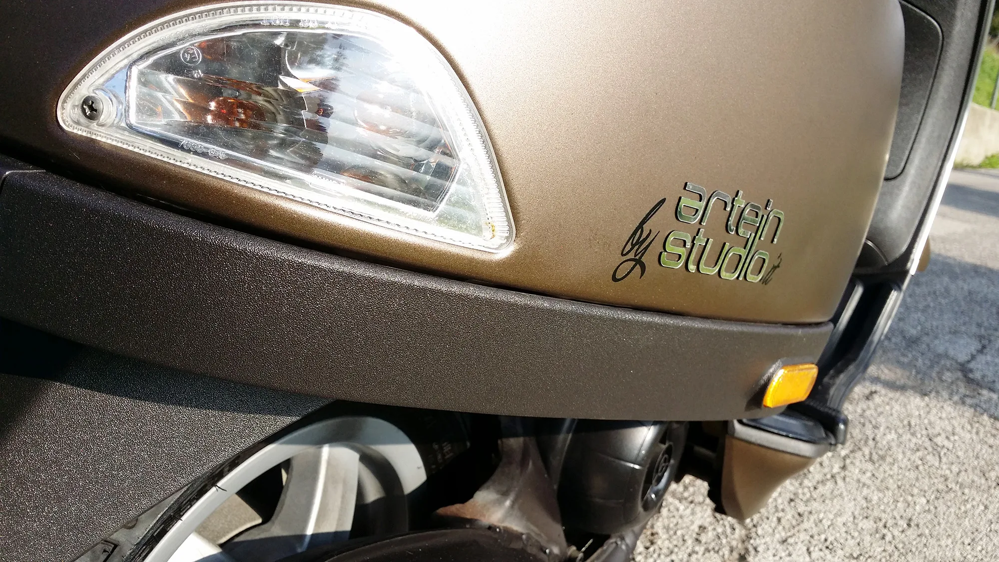 Vespa Piaggio 50 - Wrapping Moto "Marrone Metallizato Opaco"
